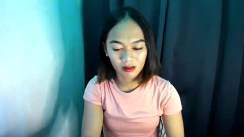 Snapshot of urslutty_mayie chatting on November 14, 5:28 am urslutty_mayie online show from November 14, 5:28 am