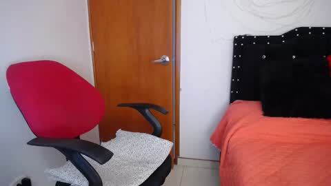 Snapshot of ursulawhite69 chatting on December 21, 3:53 pm Eveling Blanco online show from December 21, 3:53 pm