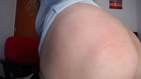 Snapshot of ursulawhite69 chatting on March 8, 4:06 pm Eveling Blanco online show from March 8, 4:06 pm