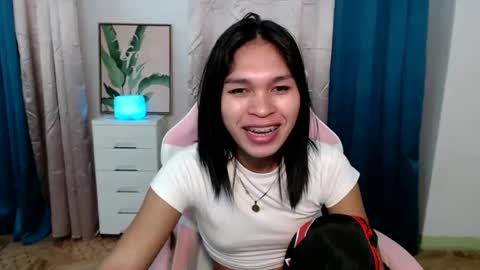 ursweet_zeviixx online show from February 1, 4:14 am