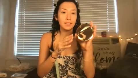 Lily online show from January 8, 3:47 pm