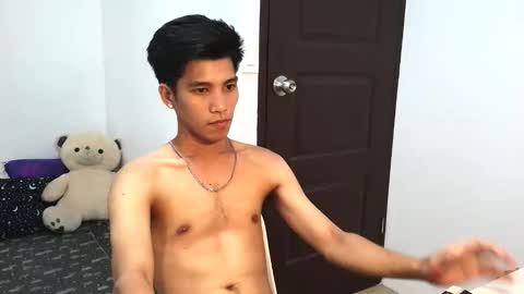 Snapshot of ursweetie_boy chatting on March 27, 12:49 pm ursweetie_boy online show from March 27, 12:49 pm