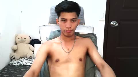 Snapshot of ursweetie_boy chatting on April 7, 6:47 am ursweetie_boy online show from April 7, 6:47 am