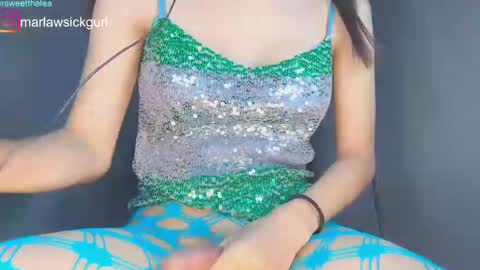 Snapshot of ursweetthalea chatting on December 7, 9:11 pm Renz queen of LUST. online show from December 7, 9:11 pm