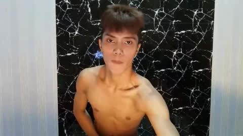 Snapshot of urtwink_jm chatting on May 17, 9:38 am mark online show from May 17, 9:38 am