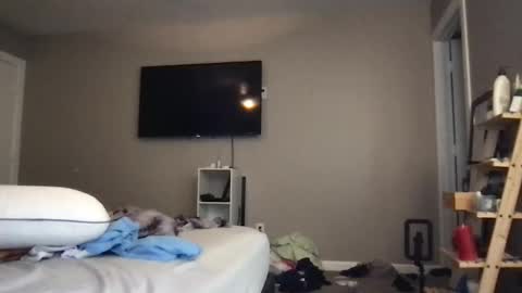 Urwivesaffair online show from April 3, 6:17 pm