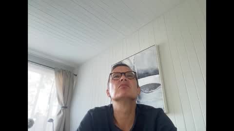Snapshot of usablemale chatting on October 7, 4:37 pm P online show from October 7, 4:37 pm
