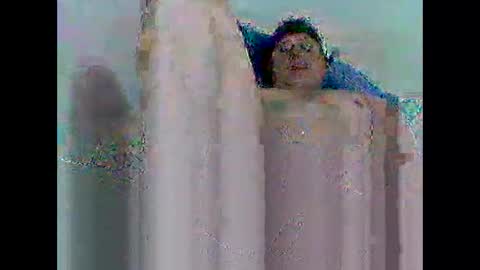 Snapshot of usebothmyholes2 chatting on March 9, 7:07 pm usebothmyholes2 online show from March 9, 7:07 pm