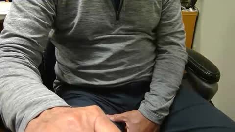 useemie online show from November 3, 6:09 pm