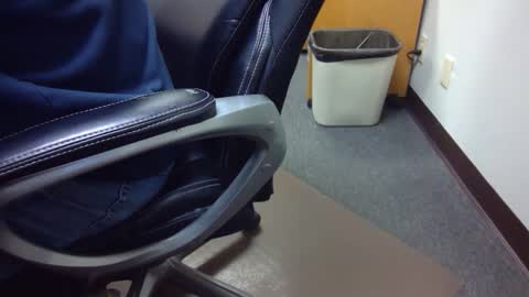 Snapshot of useemie chatting on February 15, 8:05 pm useemie online show from February 15, 8:05 pm