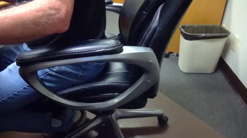 Snapshot of useemie chatting on March 19, 11:31 pm useemie online show from March 19, 11:31 pm