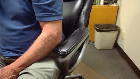 Snapshot of useemie chatting on March 24, 10:04 pm useemie online show from March 24, 10:04 pm