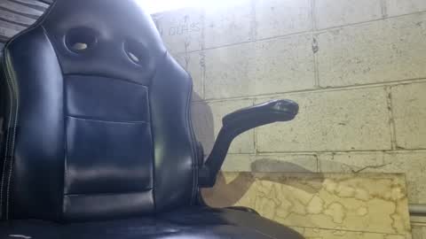 useme975 online show from December 23, 7:20 pm