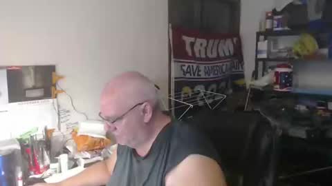 Eric online show from November 5, 2:11 am