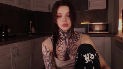 Eva online show from December 18, 1:23 pm