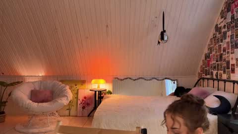 Snapshot of uwunikaa chatting on May 4, 3:41 pm Anika On vacation online show from May 4, 3:41 pm