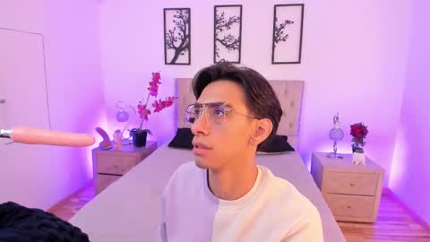 UYUKIE online show from October 17, 11:57 am