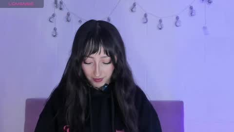 v1cky_ online show from May 26, 1:12 am