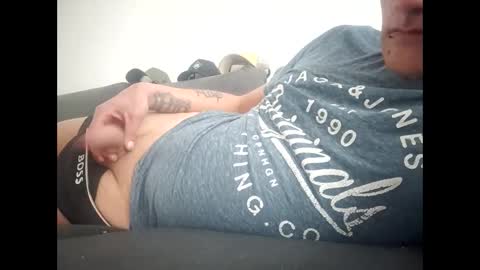 Snapshot of v3ck3r chatting on March 29, 3:34 pm v3ck3r online show from March 29, 3:34 pm