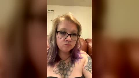 Snapshot of v3lm4 chatting on July 18, 4:49 am v3lm4 online show from July 18, 4:49 am