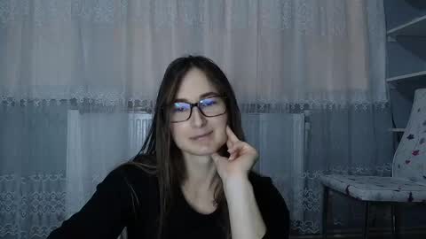 Snapshot of va_len_sea_ya chatting on February 15, 6:44 pm Valensiya online show from February 15, 6:44 pm