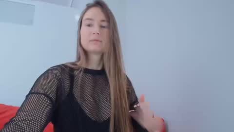 Snapshot of va_len_sea_ya chatting on March 7, 7:41 am Valensiya online show from March 7, 7:41 am