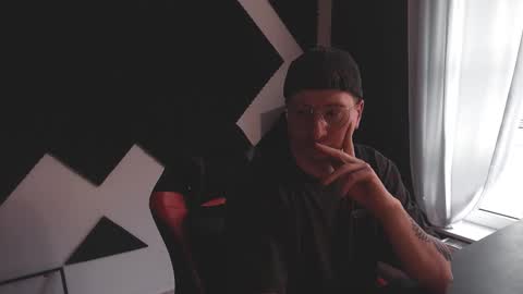 Snapshot of vacation__ chatting on March 18, 4:21 pm vacation__ online show from March 18, 4:21 pm