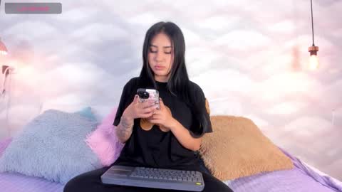 Snapshot of vaelina_angels chatting on February 17, 7:05 am VAELINA ANGELS online show from February 17, 7:05 am
