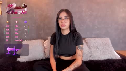 Snapshot of vaelina_angels chatting on February 23, 3:26 am VAELINA ANGELS online show from February 23, 3:26 am