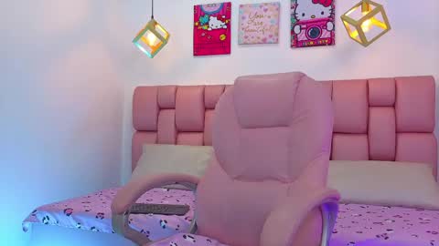 Vagaro online show from April 10, 8:35 pm