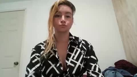 vagimosa online show from October 15, 9:20 am