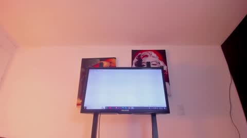 Vahiolet smith online show from March 8, 4:06 pm