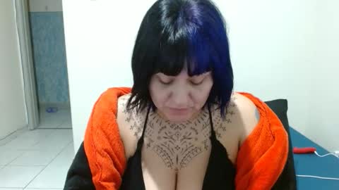 Snapshot of vaholiver chatting on June 2, 12:56 am Vah Oliver online show from June 2, 12:56 am