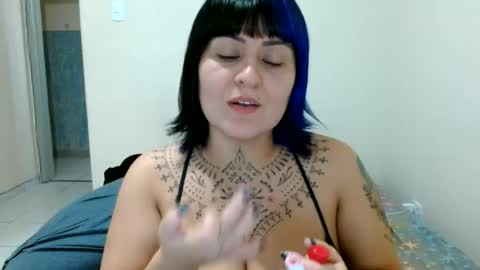 Snapshot of vaholiver chatting on June 17, 7:59 pm Vah Oliver online show from June 17, 7:59 pm