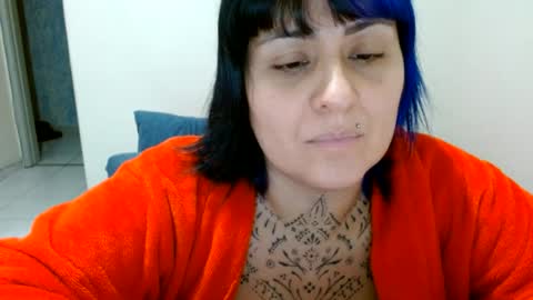 Snapshot of vaholiver chatting on June 30, 2:56 am Vah Oliver online show from June 30, 2:56 am
