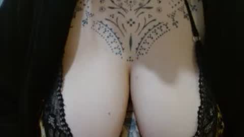 Snapshot of vaholiver chatting on July 12, 7:27 pm Vah Oliver online show from July 12, 7:27 pm