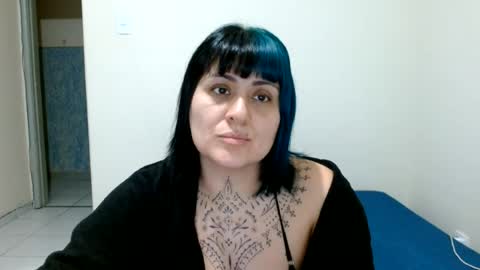 Snapshot of vaholiver chatting on July 17, 9:19 pm Vah Oliver online show from July 17, 9:19 pm