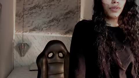 Snapshot of vaiolethsan chatting on June 27, 8:03 pm Vaioleth online show from June 27, 8:03 pm