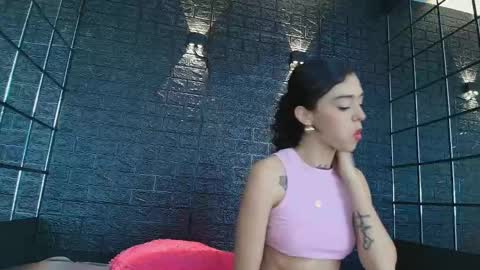 V A I O L E T T  S M I T H online show from February 28, 5:26 pm