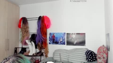 Vaiolet1314 online show from December 22, 1:24 am