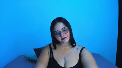Snapshot of val_ferrer chatting on September 11, 2:22 am Valeria online show from September 11, 2:22 am