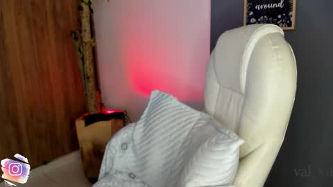 val_varago online show from November 13, 12:20 am