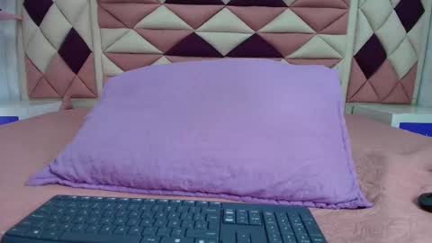 Snapshot of vale_castro1 chatting on October 6, 7:22 pm Valentina online show from October 6, 7:22 pm