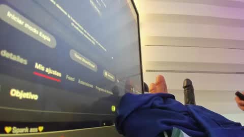 Snapshot of valeamaya chatting on August 1, 11:09 am valeamaya online show from August 1, 11:09 am