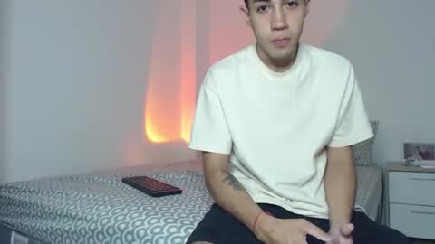 valen paul online show from December 16, 11:10 pm