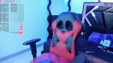 Snapshot of valen_cute22 chatting on June 9, 8:53 pm valentina online show from June 9, 8:53 pm