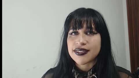 Snapshot of valen_ross7 chatting on February 27, 10:54 pm valen_ross7 online show from February 27, 10:54 pm