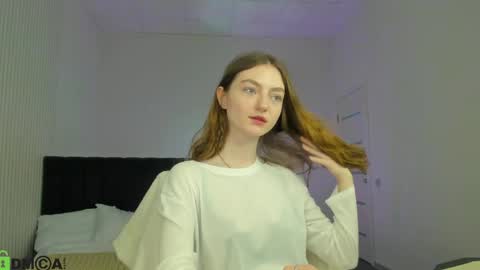 Snapshot of valenora1 chatting on May 4, 11:06 am Nora online show from May 4, 11:06 am
