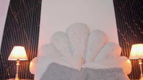 Snapshot of valenrosse_ chatting on May 15, 11:17 am Valen online show from May 15, 11:17 am