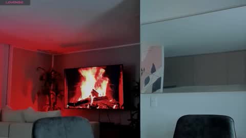 valenthinoking online show from December 17, 4:07 am